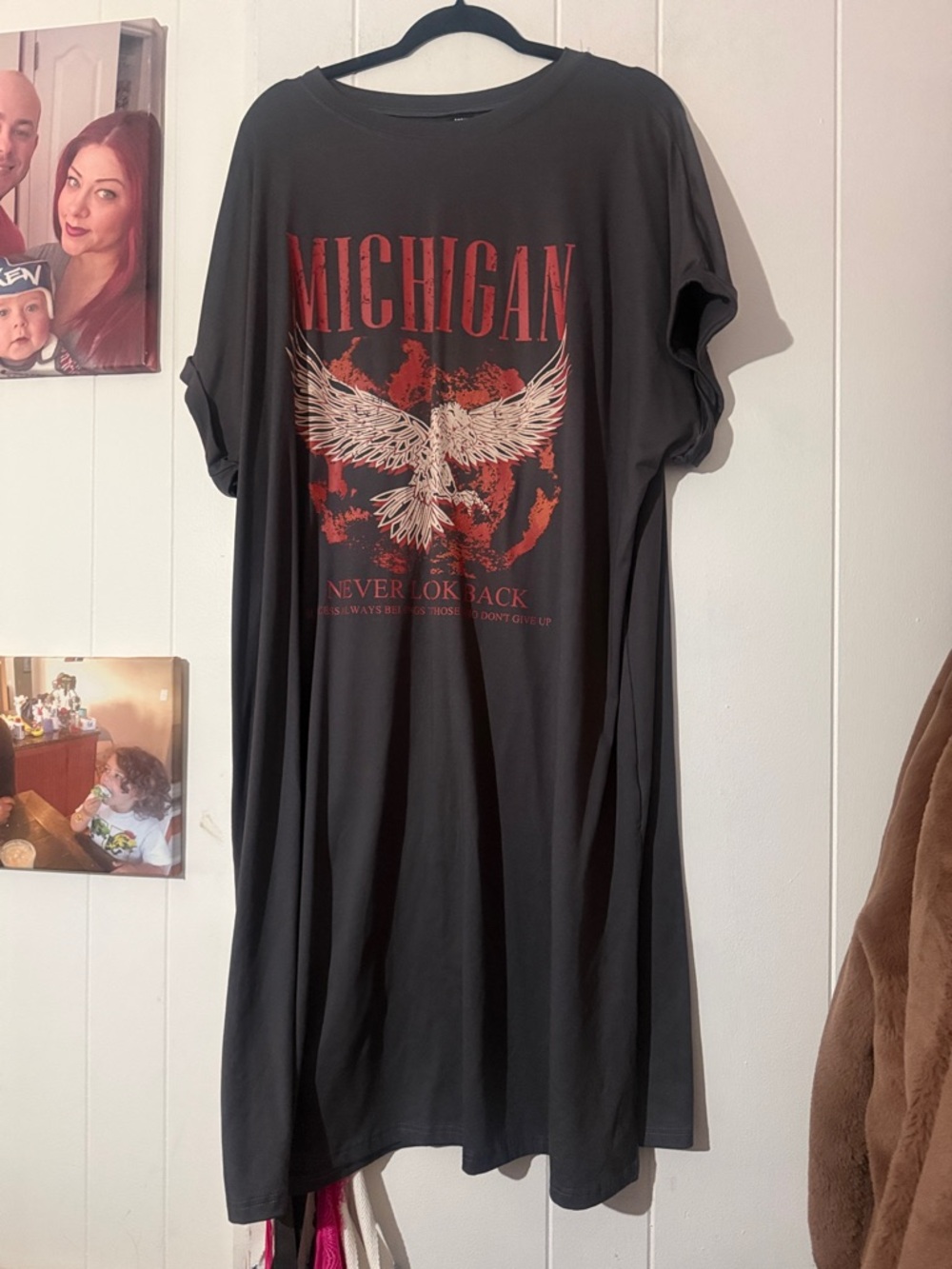 SHEIN Black Short-Sleeve Tee with Red Eagle Michigan Graphic